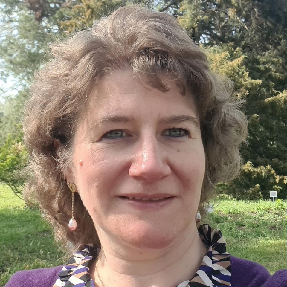 Elvira Bakker