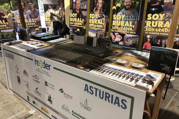 Gran acogida del stand de la Red Asturiana de Desarrollo Rural en AGROPEC