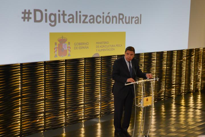 Luis Planas: "La digitalización es una apuesta clave para ofrecer igualdad de oportunidades y posibilidades de desarrollo al mundo rural"